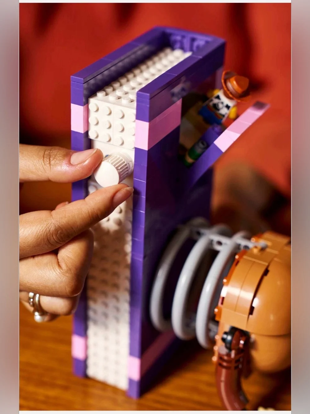 LEGO Disney™ Toy Story Slinky Dog Bookends